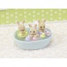 Sylvanian - Les Triplés Lapin Crème et Accessoires